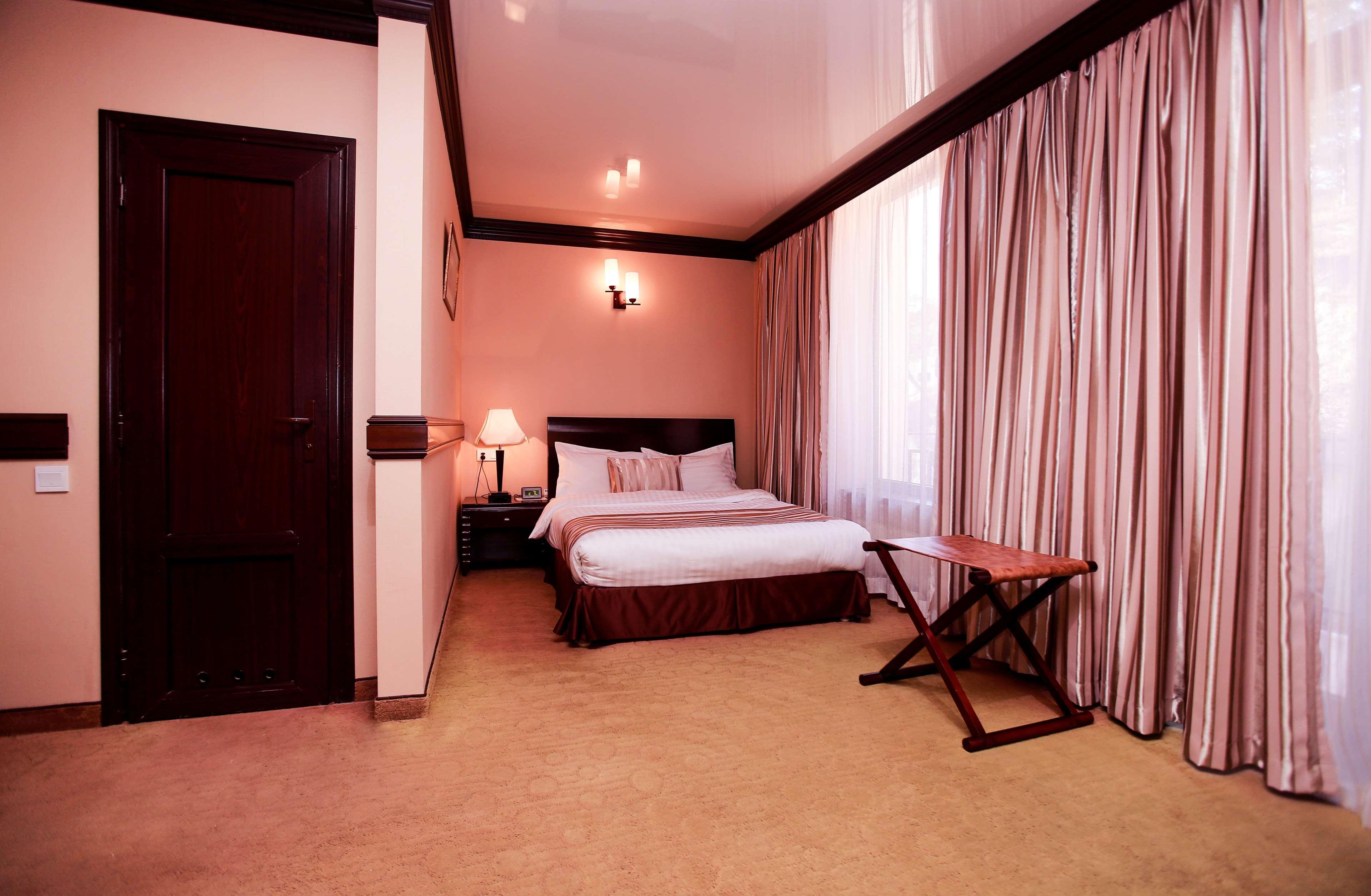 Best Western Plus Paradise Hotel Dilijan Cameră foto