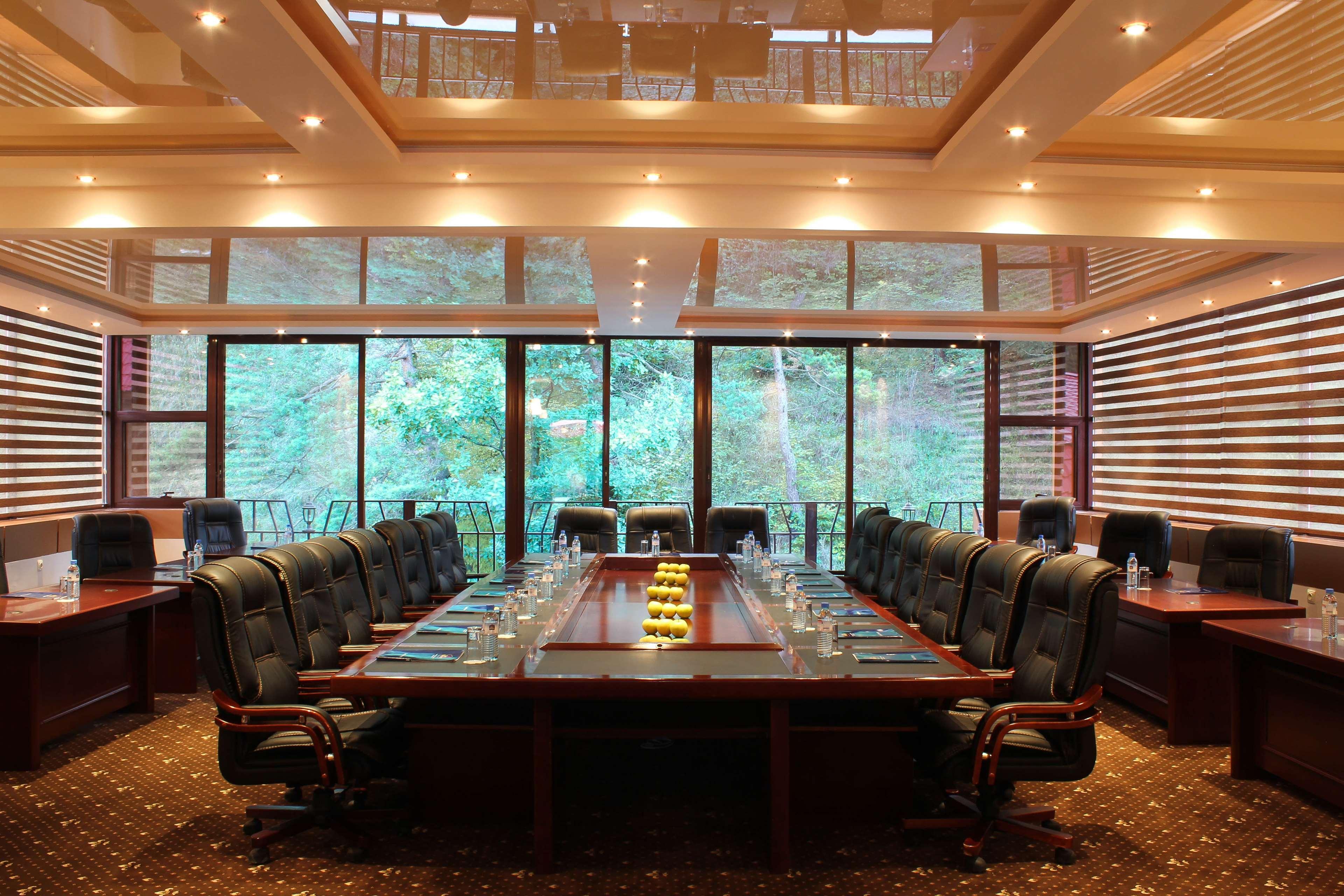Best Western Plus Paradise Hotel Dilijan Afaceri foto